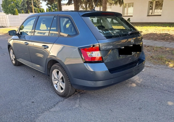 Skoda Fabia cena 27600 przebieg: 231900, rok produkcji 2016 z Poznań małe 154